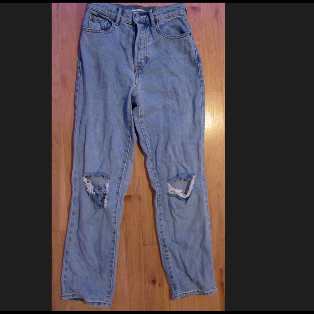 PACSUN RIPPED LIGHT WASH JEANS🐧